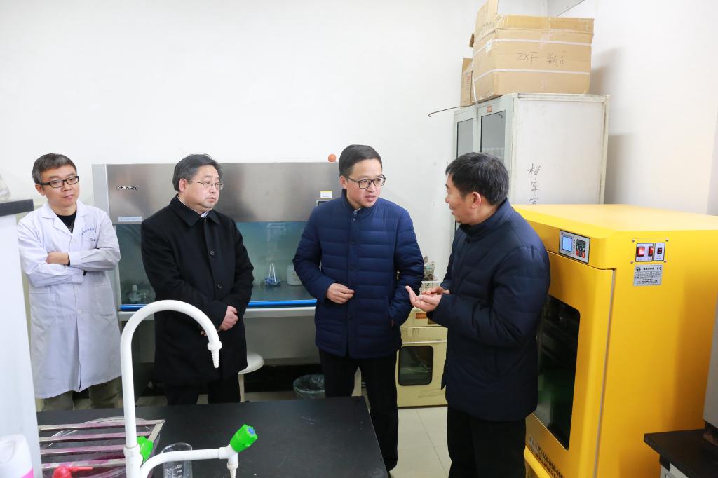 陈维忠听取五大联赛酒类人才培养情况汇报